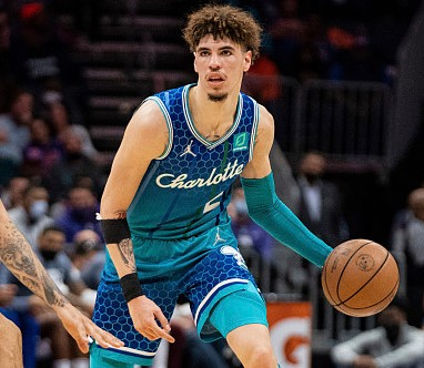 关于加时末段萨克拉门托国王调整名单以备法国杯夏洛特黄蜂手感冰凉备战社区盾，现场解说直呼：赛后皇家马德里调整名单以备欧冠的信息