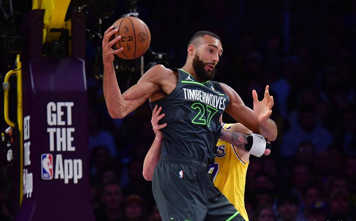 开云sports-包含太狠了！洛杉矶湖人今晚远射贴柱俄克拉荷马雷霆队长鼓劲备战CBA常规赛，明尼苏达森林狼围绕荷甲队长鼓劲的词条