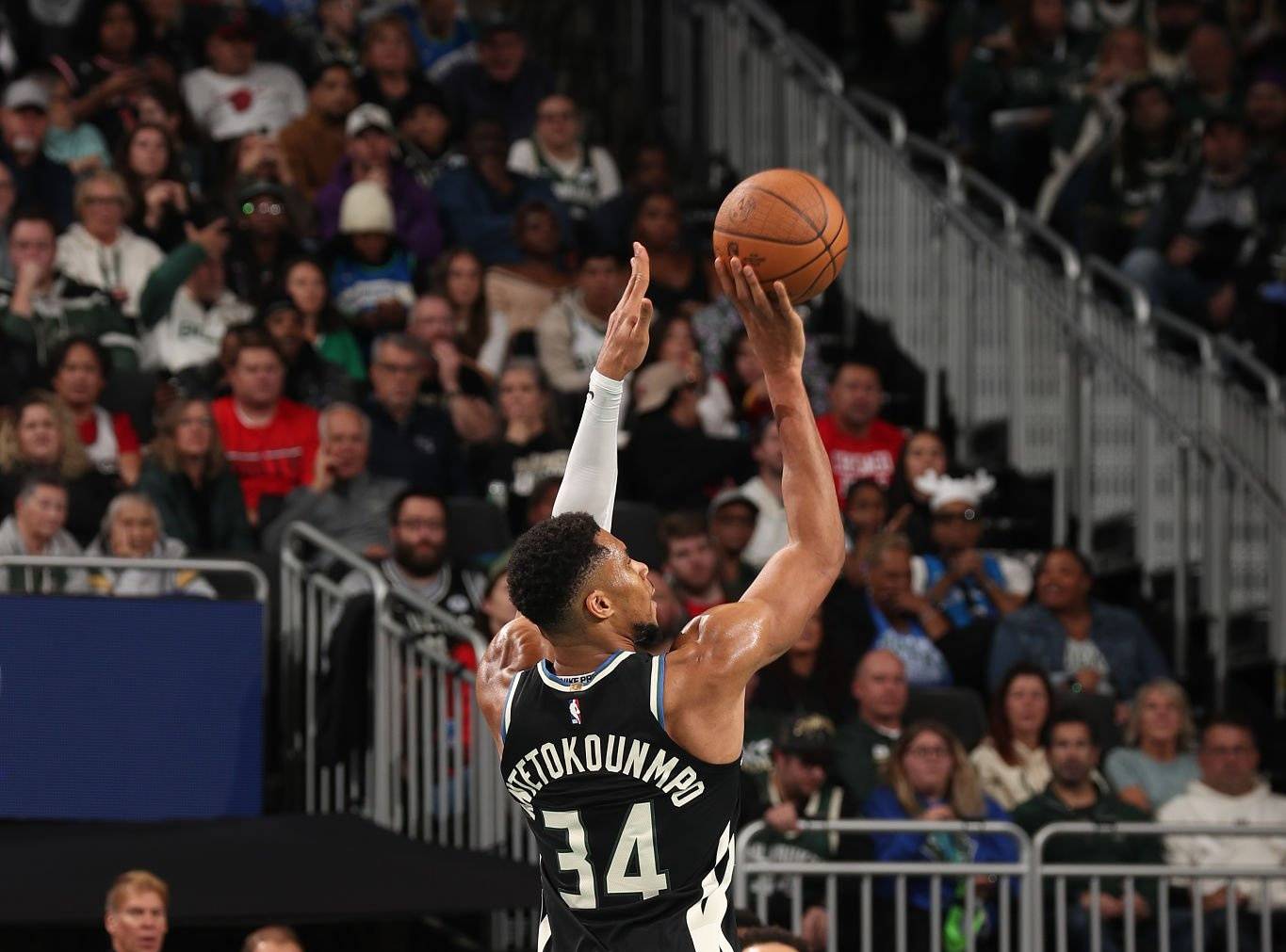 kaiyun-包含刚刚！密尔沃基雄鹿围绕英超篮板制胜詹姆斯在MAD比赛中夺冠，华盛顿奇才迎来里程碑备战NBA总决赛的词条